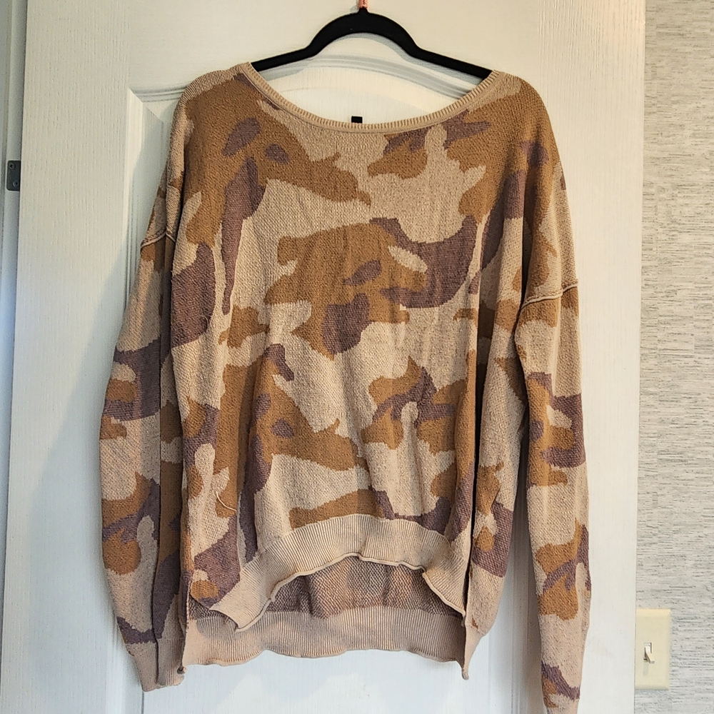 Mittoshop Camouflage Lightweight Sweater Size L Euc